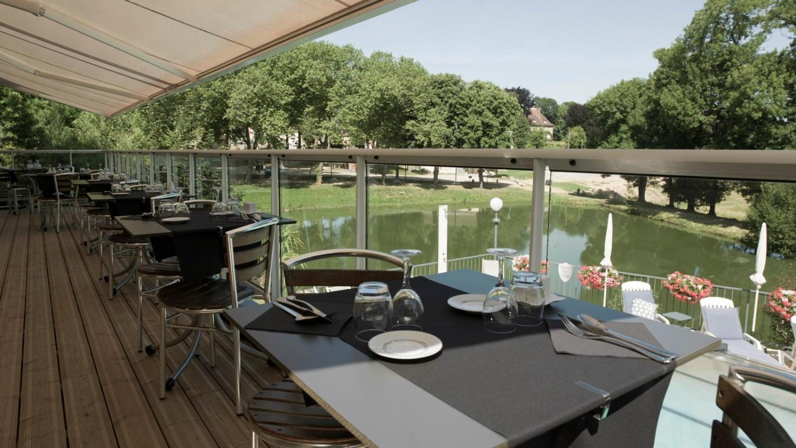 Logis Hotel Auberge De L'Etang Magnac-Bourg Exterior foto