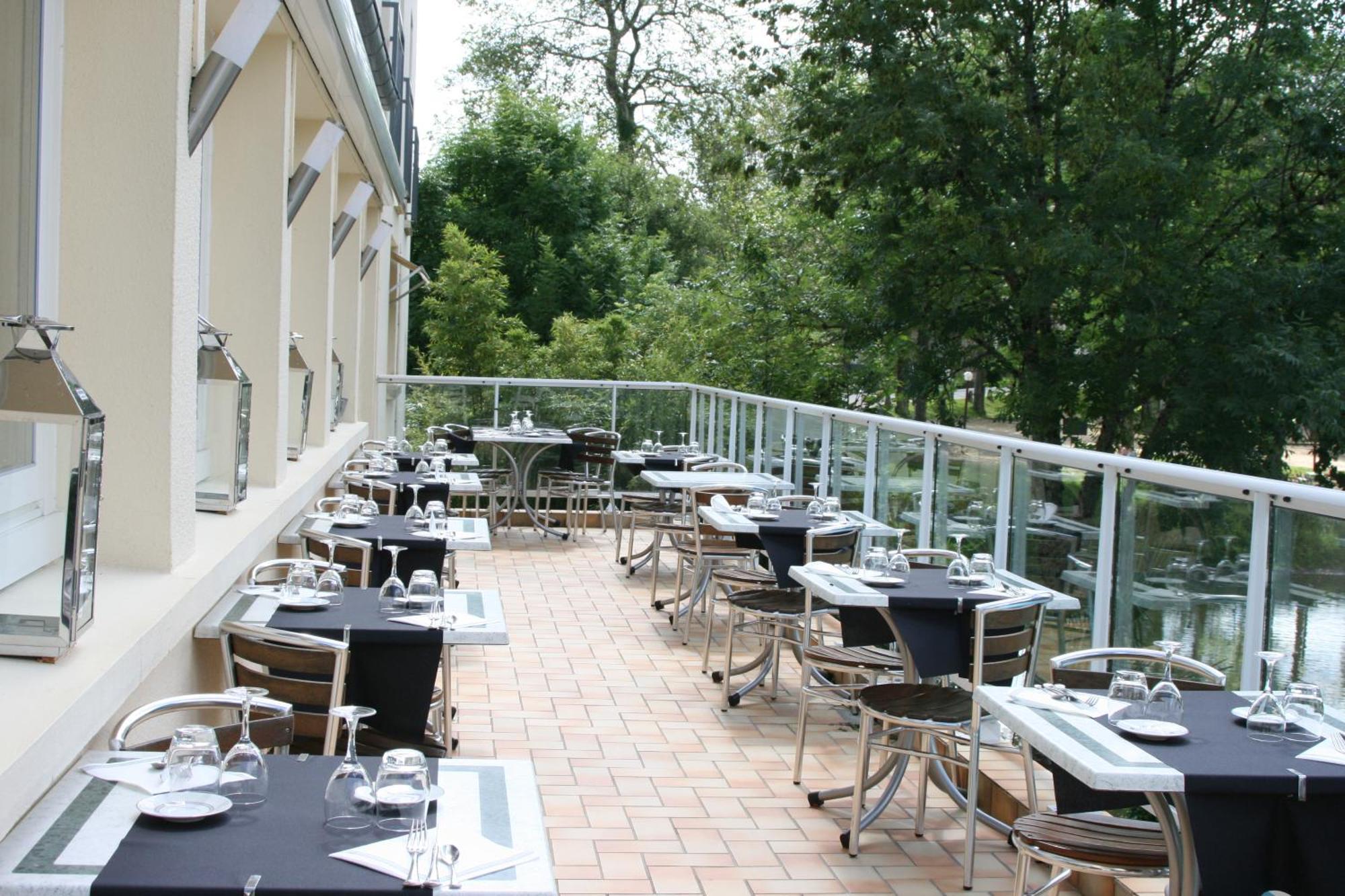 Logis Hotel Auberge De L'Etang Magnac-Bourg Exterior foto